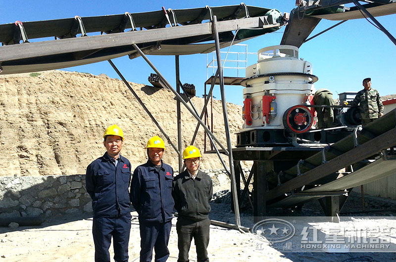 多缸液壓圓錐破客戶(hù)現(xiàn)場(chǎng)