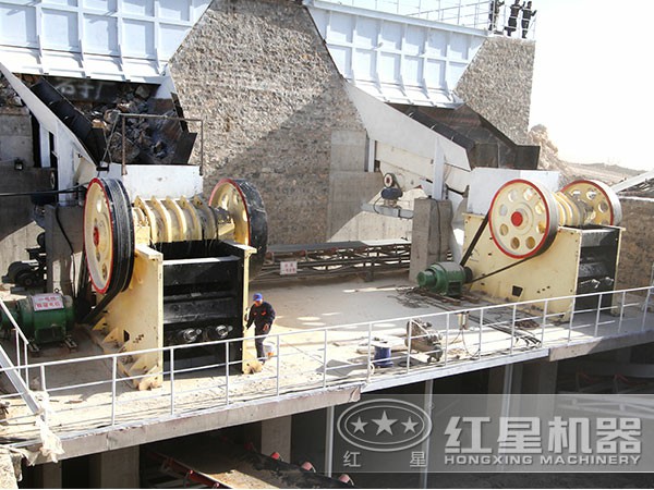 石灰石顎式破碎機作業現場 石灰石顎式破碎機作業現場