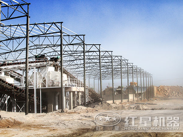 新型反擊式有效制砂機生產(chǎn)現(xiàn)場