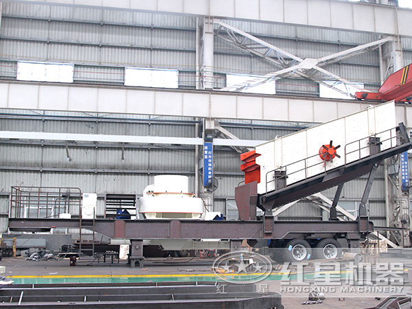 配置制砂機(jī)的車(chē)載移動(dòng)粉碎機(jī)