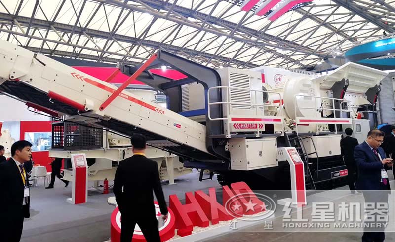 寶馬展上的移動(dòng)破碎機(jī)魅力十足 寶馬展上的移動(dòng)破碎機(jī)魅力十足