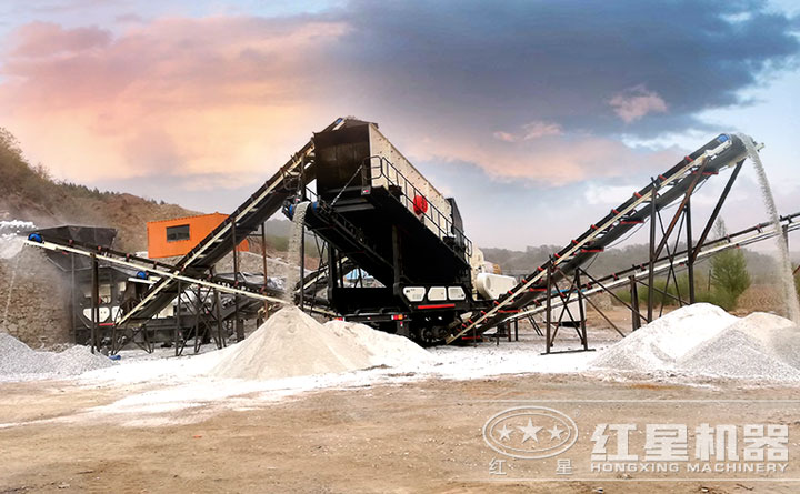 流動制沙機作業(yè)現(xiàn)場 流動制沙機作業(yè)現(xiàn)場