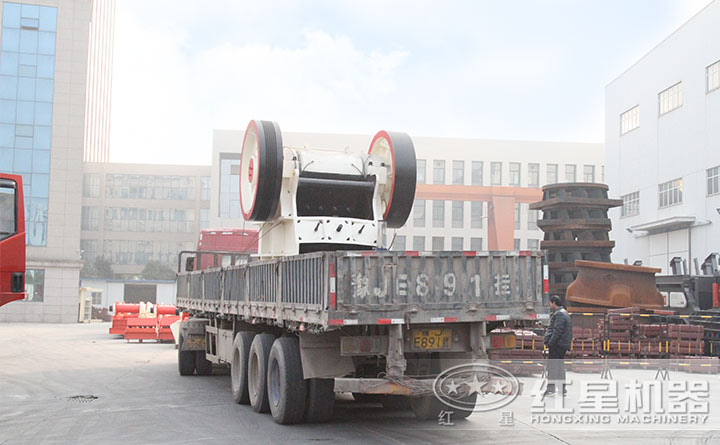 紅星煤炭粉碎機(jī)發(fā)貨現(xiàn)場(chǎng) 紅星煤炭粉碎機(jī)發(fā)貨現(xiàn)場(chǎng)