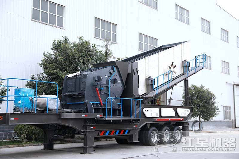 移動反擊式破碎機(jī) 移動反擊式破碎機(jī)