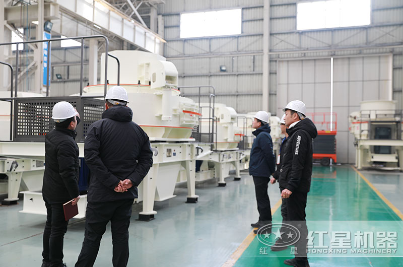客戶來廠參觀考察制砂機設備 客戶來廠參觀考察制砂機設備